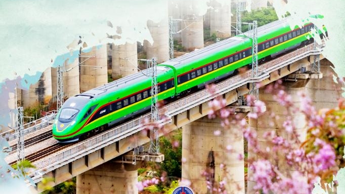  新華社權威快報丨中老鐵路開行國際旅客列車 昆明至萬象間當日通達